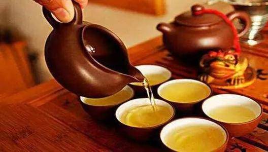 冬日暖意，茶香相伴